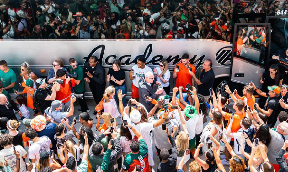 Men's basketball fan send-off to the NCAA Final Four